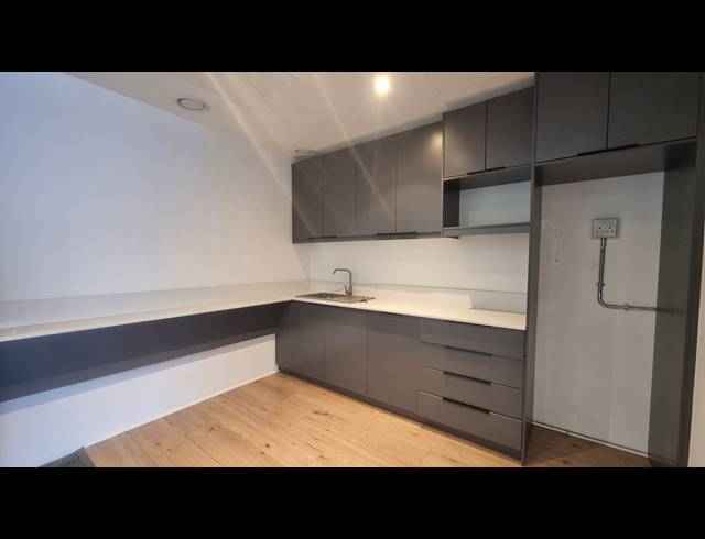 148M² OFFICE TO LET IN SEA POINT